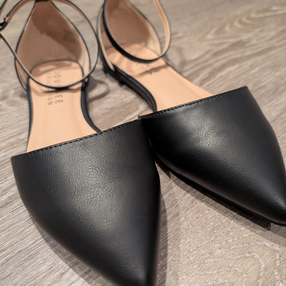 Journee Collection Black Pointed Flats